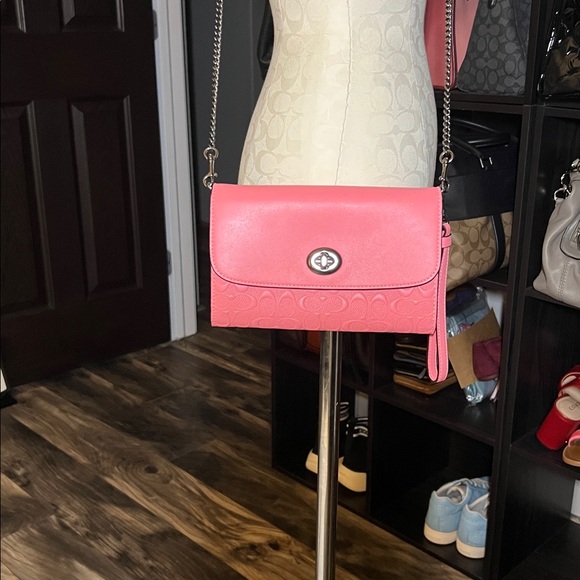 Coach embossed signature Pink Leather Crossbody Bag - Picture 2 of 5